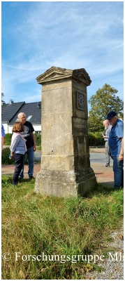 Schlangen Grenzstein