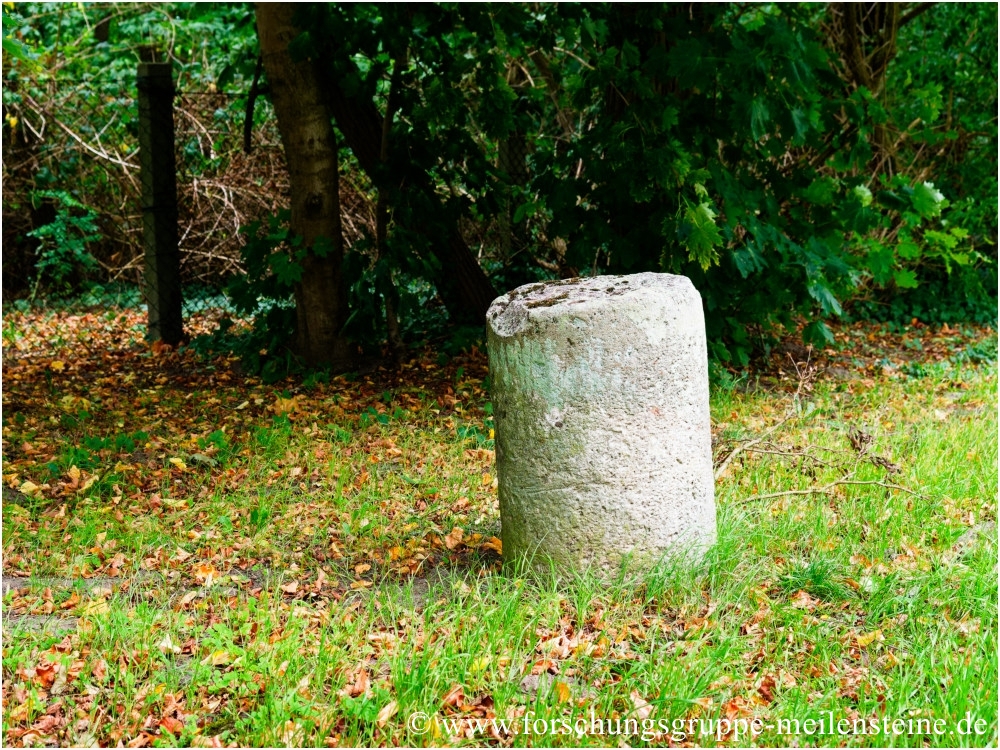 Barsikow Rundsockelstein