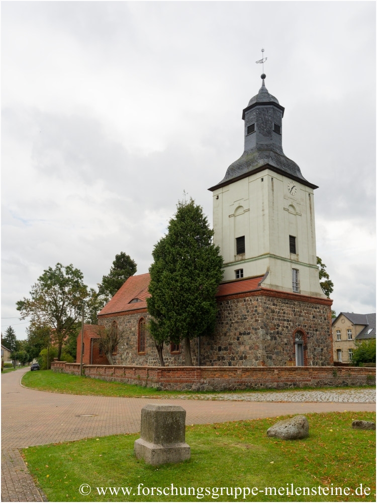 Barsikow Halbmeilenstein