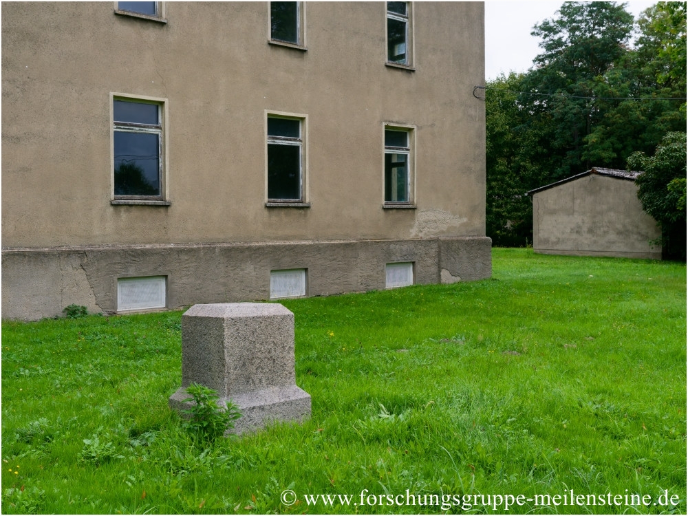 Barsikow Halbmeilenstein