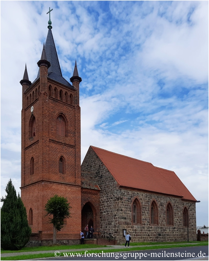 preußischer Ganzmeilenstein Segeletz Kirche