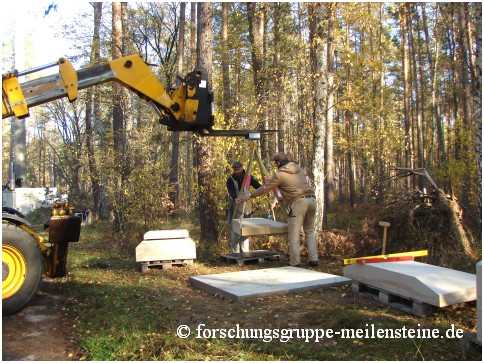 Aufstellung der Meilensteine im Krämer Forst