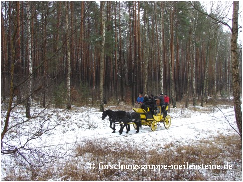 Aufstellung der Meilensteine im Krämer Forst