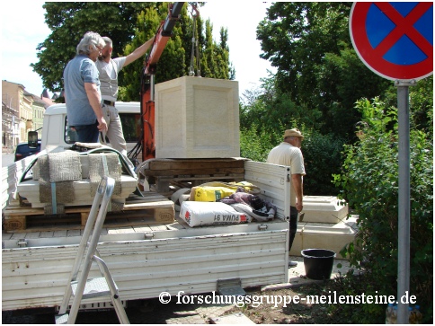 Aufstellung sächsische Distanzsäule Luckau