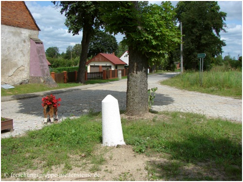 Preußischer Rundsockelstein Moldawin