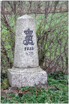 Dänischer Halbmeilenstein Bordesholm/Mühbrook