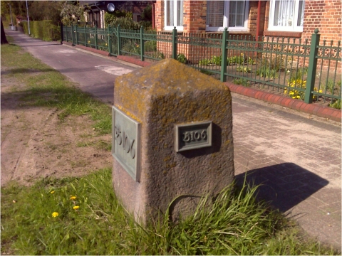 Mecklenburg-Schweriner Halbmeilenobelisk Dreenkrögen
