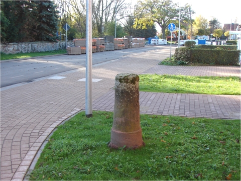 Preußischer Rundsockelstein Dreileben