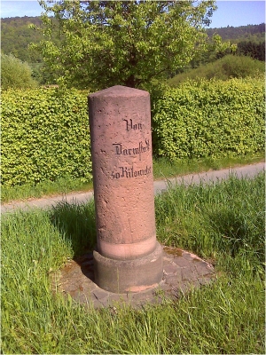 Hessischer Rundsockelstein Hainstadt