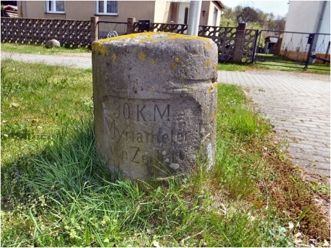 Anhaltischer Rundsockelstein Jeber-Bergfrieden