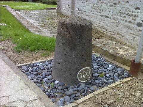 Preußischer Halbmeilenstein Spay