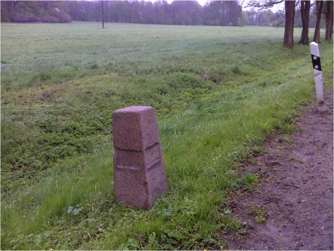 Mecklenburg-Schweriner Meilenobelisk Wulfskuhl/Albertinenhof